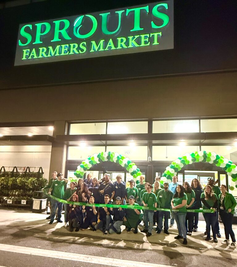 sprouts grocery store ribbon cutting ceremony