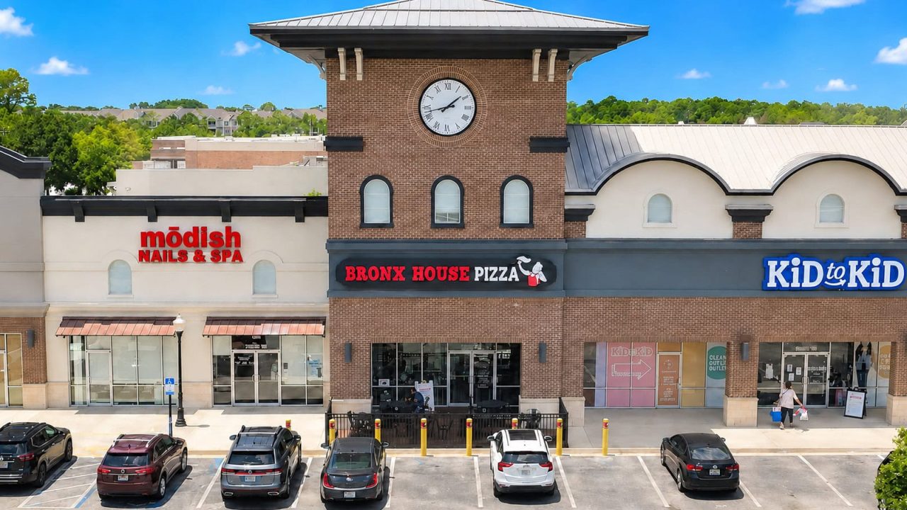Hodges Pointe Plaza