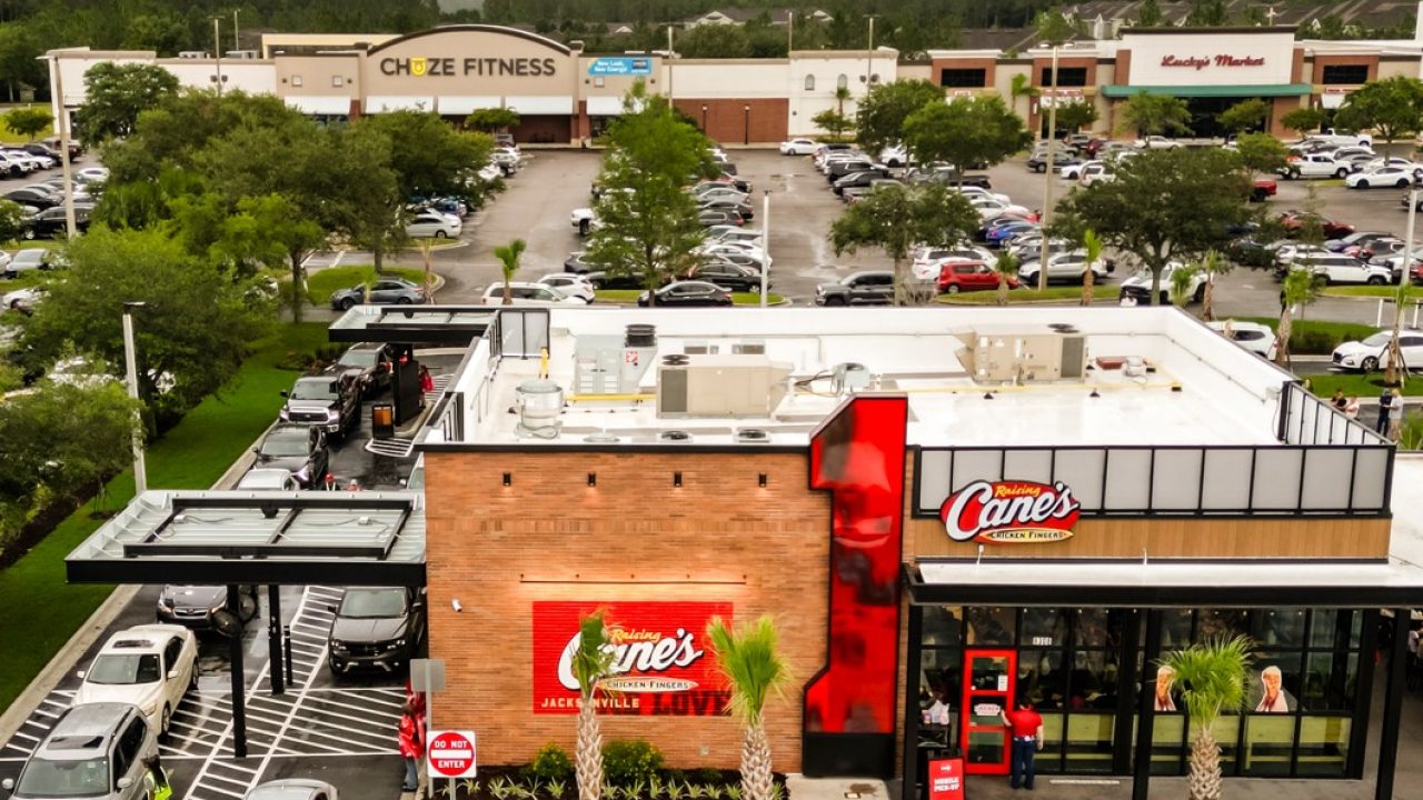 Cane's at Oakleaf station