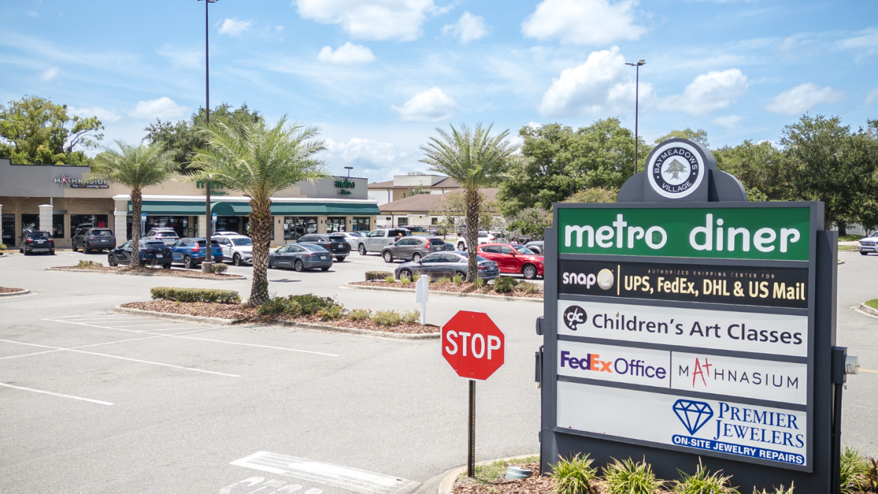 Baymeadows Village signage