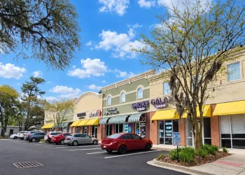Twin Oaks Plaza