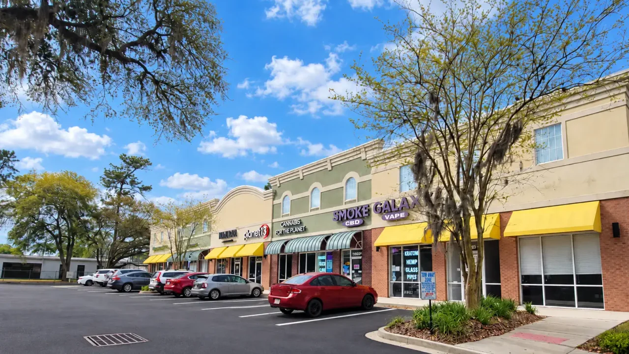 Twin Oaks Plaza